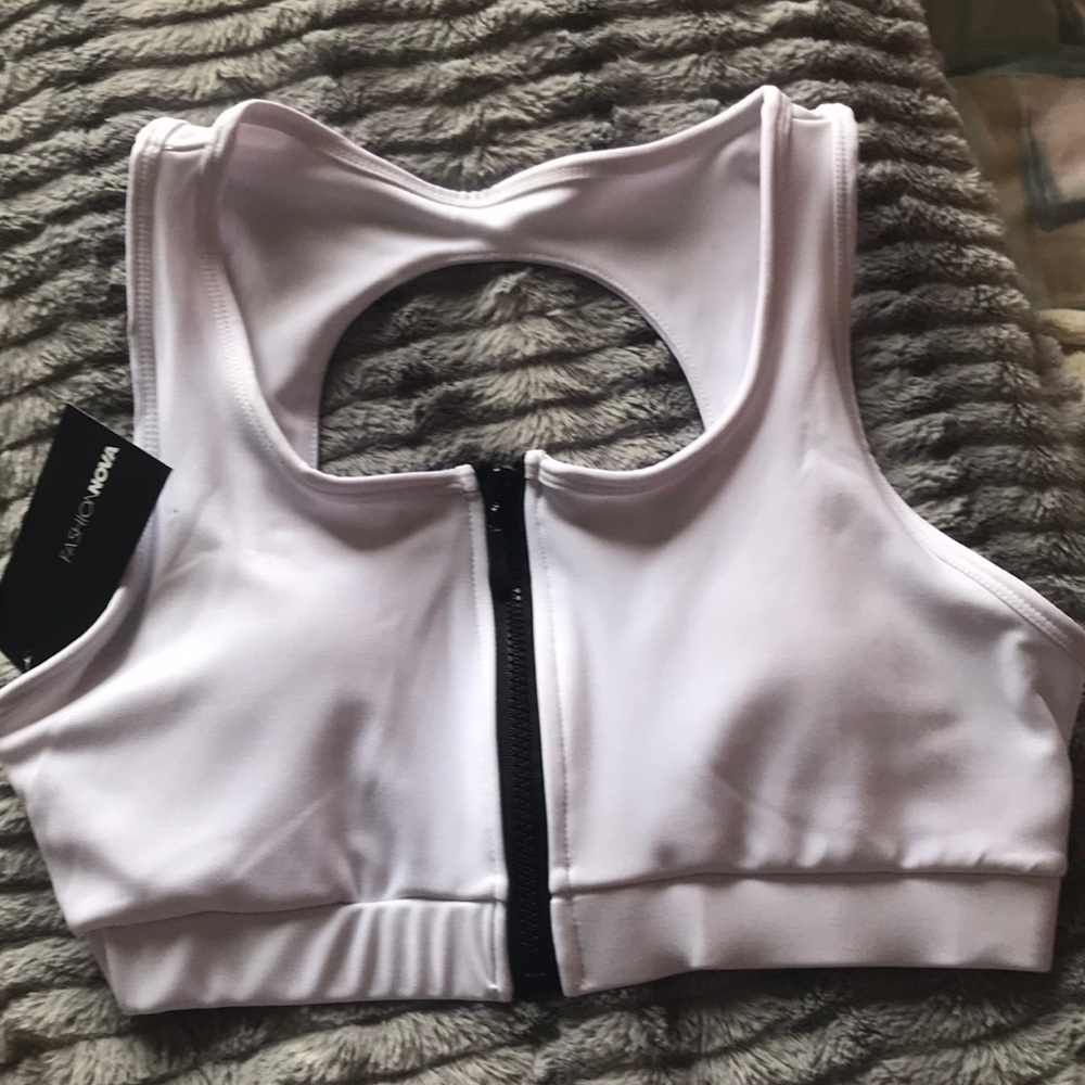 fashion nova zip up sports bra